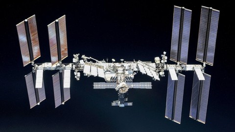 Stasiun Ruang Angkasa Internasional Diprediksi Akan Jatuh ke Bumi pada 2031