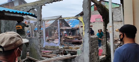 Pemerintah Kota Ternate Bongkar 14 Bangunan di Pemukiman Warga