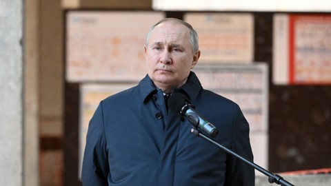 Profesor Rusia Duga Putin Sembunyikan Keluarga di Kota Bawah Tanah Siberia