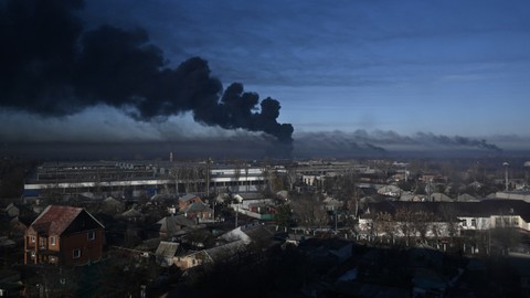 Helikopter Tempur Rusia Serang Bandara Militer Dekat Kiev