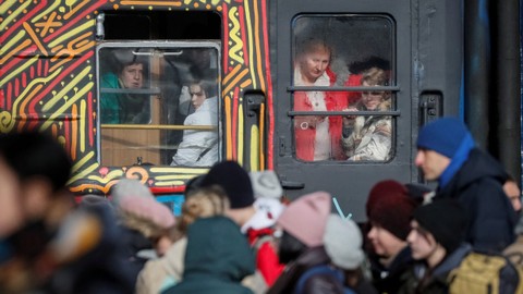 Kota Lviv Kewalahan Beri Makan Ratusan Ribu Pengungsi dari Penjuru Ukraina
