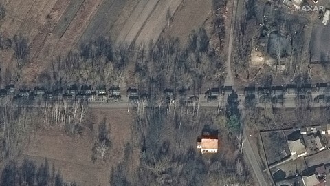Foto Satelit: Militer Rusia Mengarah ke Kiev, Termasuk Tank