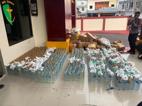 Polda Malut Gagalkan Penyelundupan Ratusan Botol Miras dari Sulawesi