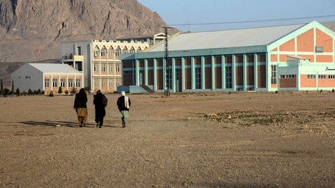 Kecemasan Mahasiswi Afghanistan yang Diizinkan Kembali ke Kampus oleh Taliban