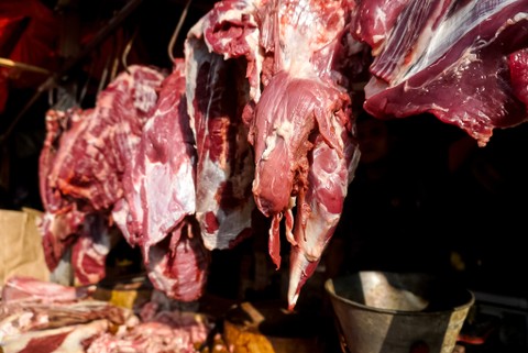Harga Daging Sapi di Pasar Tradisional Cianjur Merangkak Naik, Penjualan Lesu