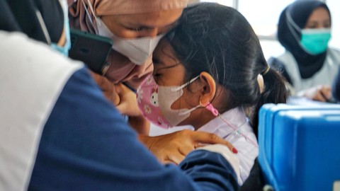 Foto: Vaksinasi COVID-19 untuk anak-anak di Palembang