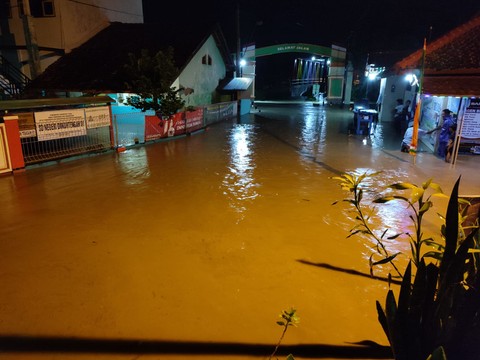 Sungai Meluap, Puluhan Rumah di Kabupaten Tegal Terendam Banjir