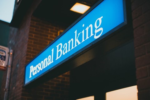 3 Perbedaan Lembaga Keuangan Bank dan Non Bank