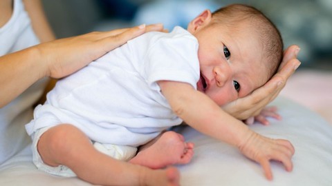 5 Cara Mengatasi Bayi Cegukan