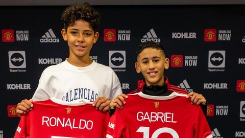Siapa Sosok Gabriel yang Teken Kontrak di MU Bersama Anak Cristiano Ronaldo?