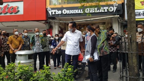 Sultan HB X Minta Pemilik Toko Tak Perluas Area Jualan ke Pedestrian Malioboro