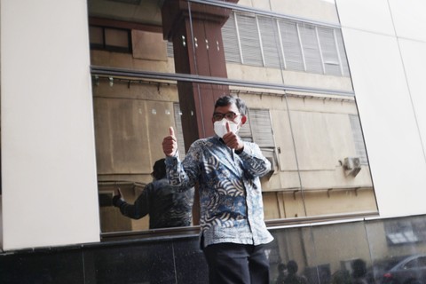 Mantan penyidik KPK Giri Suprapdiono dkk usai Tes Asesmen di TNCC Polri, Jakarta, Selasa (7/12). Foto: Jamal Ramadhan/kumparan