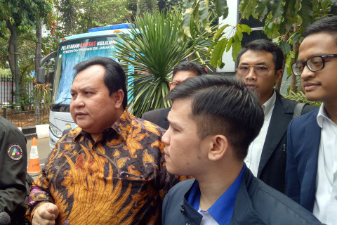 Jordi Onsu dan kuasa hukumnya, Minola Sebayang di Polda Metro Jaya. Foto: Aria Pradana/kumparan