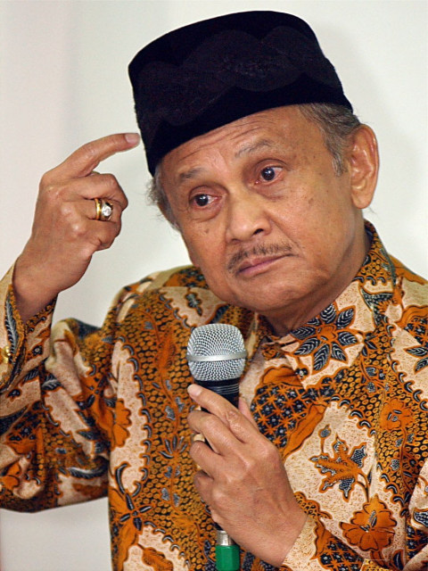 30 Quotes Bj Habibie Yang Akan Selalu Dikenang Kumparan Com
