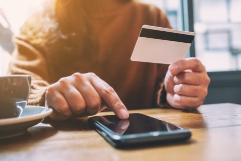 Ilustrasi uang elektronik. Foto: Shutterstock