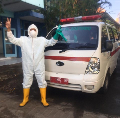 Kisah Sopir Ambulans Rsud Soetomo Sehari Bisa Antar 8 Jenazah Pasien Covid 19 Kumparan Com