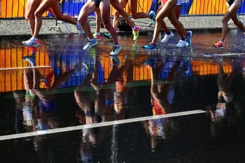 Ilustrasi lari marathon. Foto: Tobias SCHWARZ / AFP