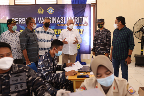 Foto: Momen Sekda Aceh Vaksinasi Siswa di Sabang, Ujung Barat Indonesia (5)
