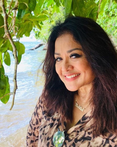 Penyanyi senior, Betharia Sonata. Foto: Instagram @bethariasonata.official.