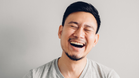 Ilustrasi tertawa karena mendengarkan humor. Foto: Shutter Stock