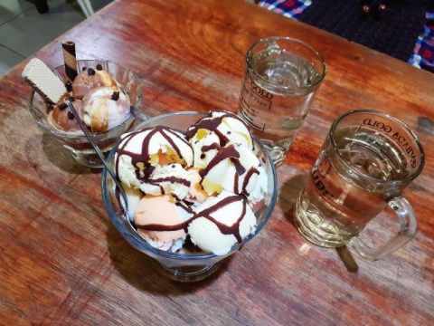 Cerita Kuli Bangunan Yang Kini Punya Usaha Es Krim Beromzet Miliaran Kumparan Com