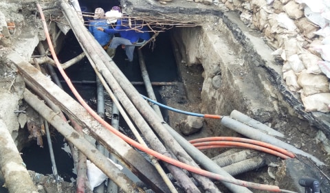 Ilustrasi trotoar ambles. Foto: Aria Pradana/kumparan