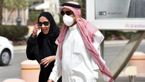 Ilustrasi warga di Arab Saudi. Foto: FAYEZ NURELDINE / AFP