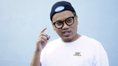 Presenter Uya Kuya saat ditemui di studio Trans TV, Jakarta, Selasa, (6/8). Foto: Ronny