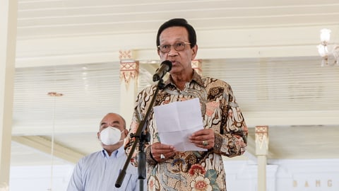 Gubernur DIY Sri Sultan Hamengku Buwono (HB) X saat sapa aruh di Bangsal Kepatihan, Yogyakarta, Selasa (16/2).   Foto: Arfiansyah Panji Purnandaru/kumparan