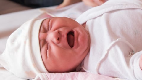 Kenapa Bayi Kerap Menangis Menjelang Maghrib Kumparan Com