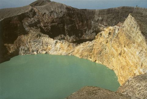 Fakta Geologis Menarik Gunung Kelimutu (2)