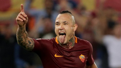 Nainggolan cocok dengan kebutuhan MU. Foto: Reuters/Max Rossi