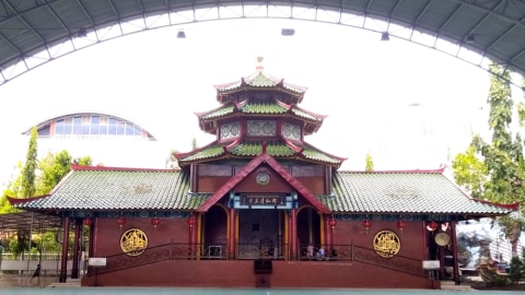 Masjid Muhammad Cheng Ho di Surabaya  Foto: Shutter Stock