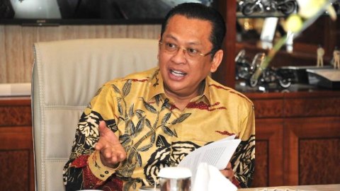 Ketua MPR RI Bambang Soesatyo saat menerima Masyarakat Hukum Tata Negara Muhammadiyah (MAHUTAMA), di Ruang Kerja Ketua MPR RI, Jakarta, Senin (20/1/20). Foto: Dok. MPR RI