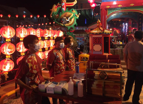Foto: Ibadah Malam Tahun Baru Imlek di Singkawang (4)