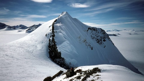 Salju di Antartika. Foto: euphro via Wikimedia Commons