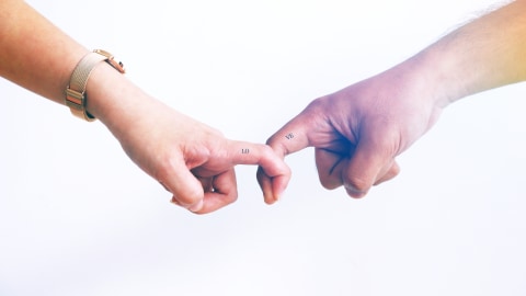 Ilustrasi cinta pada pandangan pertama. Foto: Aditia Noviansyah/kumparan