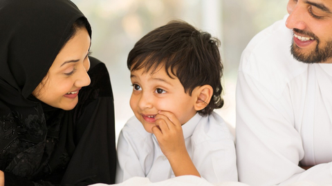 Ilustrasi anak ayah dan ibu. Foto: Shutter Stock