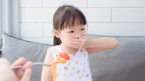 Anak susah makan. Foto: all_about_people/Shutterstock