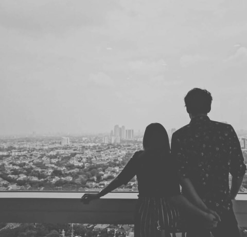 Sering Disebut Putus Ini 7 Potret Mesra Prilly Latuconsina Dan Pacar Kumparan Com