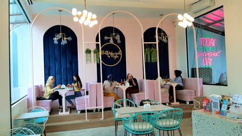 Bittersweet By Najla Dari Dessert Rumahan Jadi Kafe Kekinian Kumparan Com