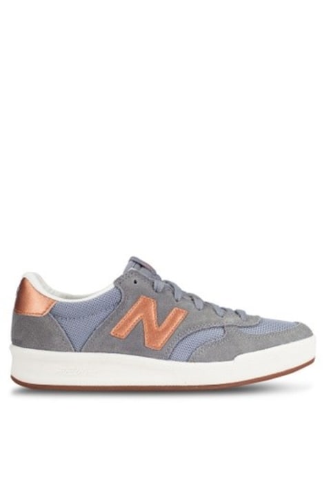 Ini Nih 5 Sepatu Sneakers Yang Cocok Dipakai Ke Kampus Kumparan Com