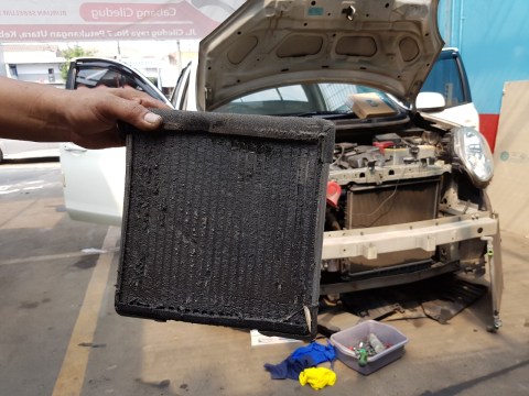 Komponen evaporator pada AC mobil yang perlu dibersihkan. Foto: dok. Daihatsu 
