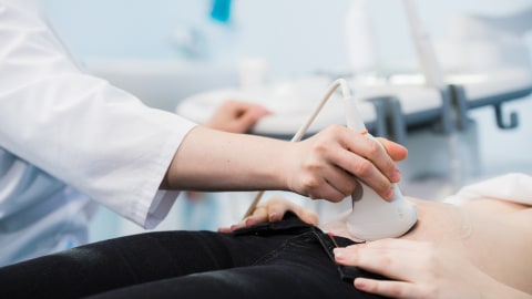 Ilustrasi Dokter Memeriksa Ibu Hamil Foto: Thinkstock