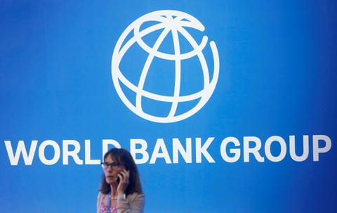 Logo Bank Dunia. Foto: REUTERS/Johannes P. Christo