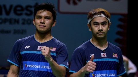 Pebulu tangkis Malaysia Goh Sze Fei/Nur Izzuddin di Indonesia Open 2021, di Bali, Kamis (25/11). Foto: Raphael Sachetat/Badmintonphoto/BWF