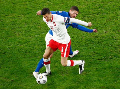 Inggris vs Polandia: Tim Tamu Kehilangan Robert Lewandowski yang Alami Cedera - kumparan.com