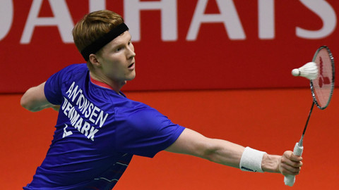 Tunggal putra Denmark Anders Antonsen di Istora Senayan, Jakarta. Foto: ANTARA FOTO/Aditya Pradana Putra