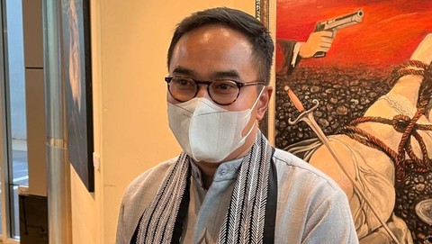 Kepala Dinas Kebudayaan DKI Jakarta, Iwan Henry Wardhana saat menghadiri Doa Untuk Remy Sylado di Taman Ismail Marzuki, Jumat (4/2)  Foto: Haya Syahira/kumparan