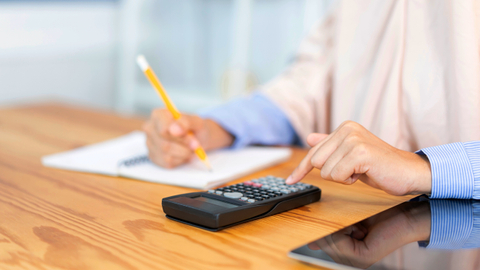 Ilustrasi Mengatur Keuangan. Foto: Shutter Stock